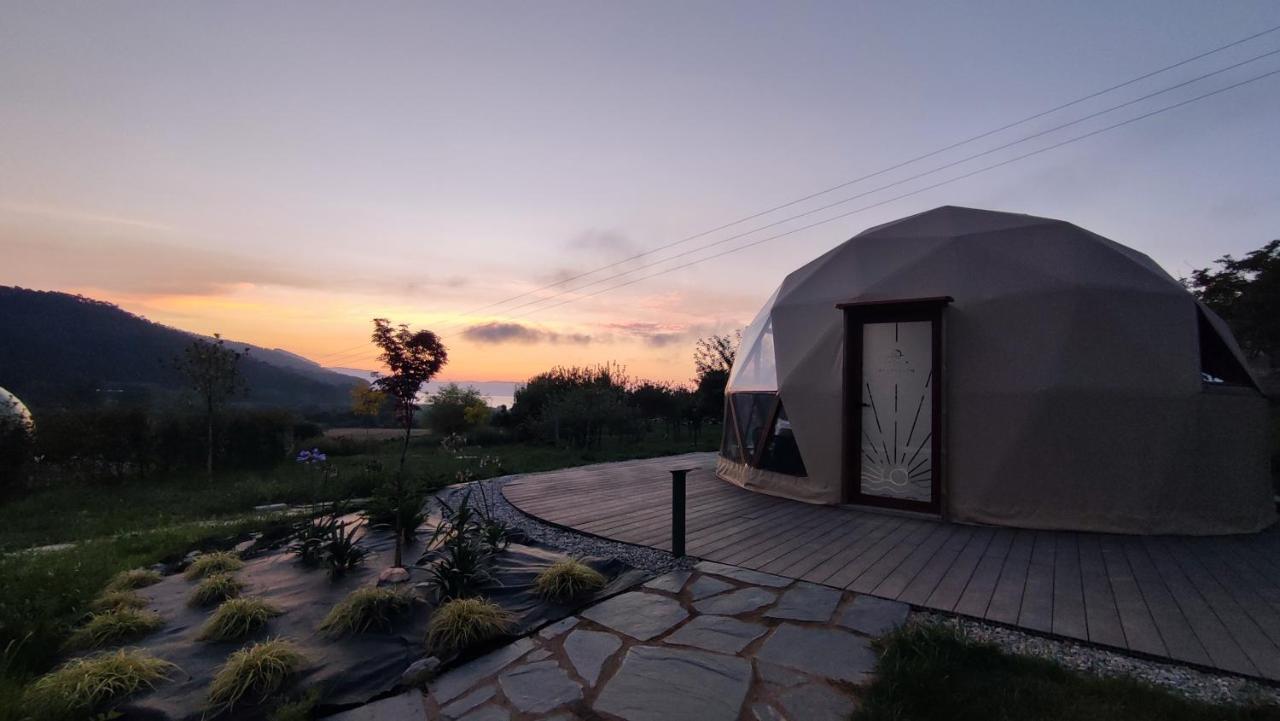 Luzada Glamping Burbujas - Designed For Adults Hotel Juances Bagian luar foto